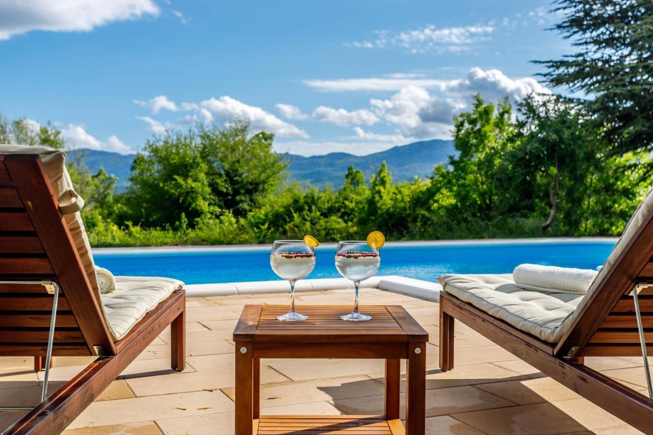 Villa Casa Di Oliva-House With Heated Pool & Jacuzzi In Trilj, Croatia Exterior foto